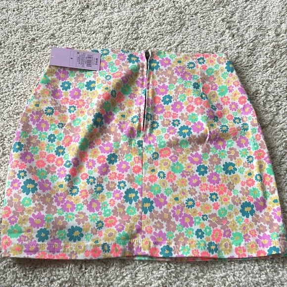 Floral Mini skirt - Picture 4 of 4